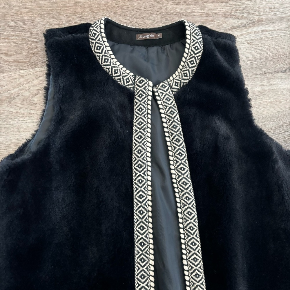 J. McLaughlin Faux Fur Tunic Embroidered Trim Lined Vest XS - Picture 2 of 7